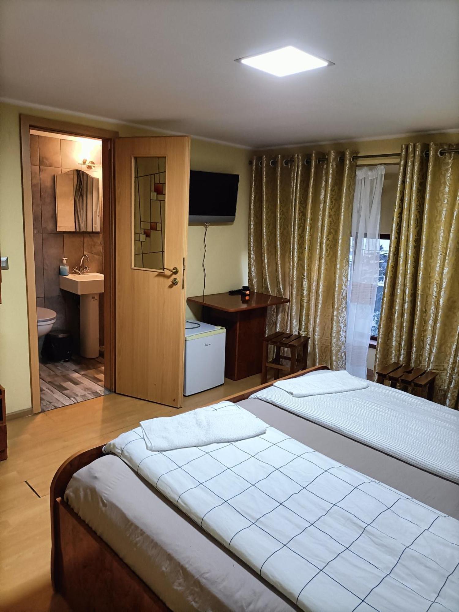 Casa Heidi Hotel Timisoara Ngoại thất bức ảnh