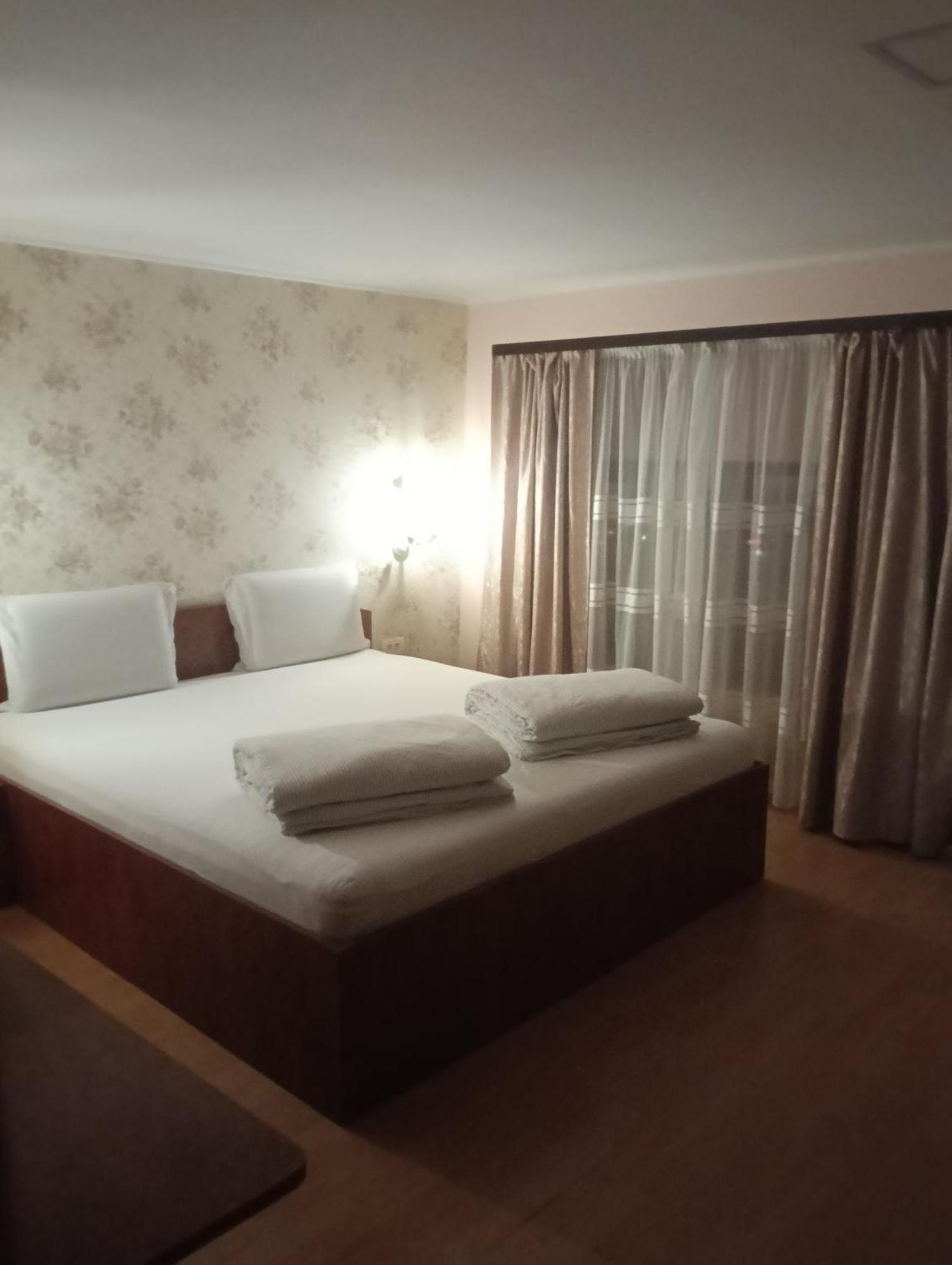 Casa Heidi Hotel Timisoara Phòng bức ảnh