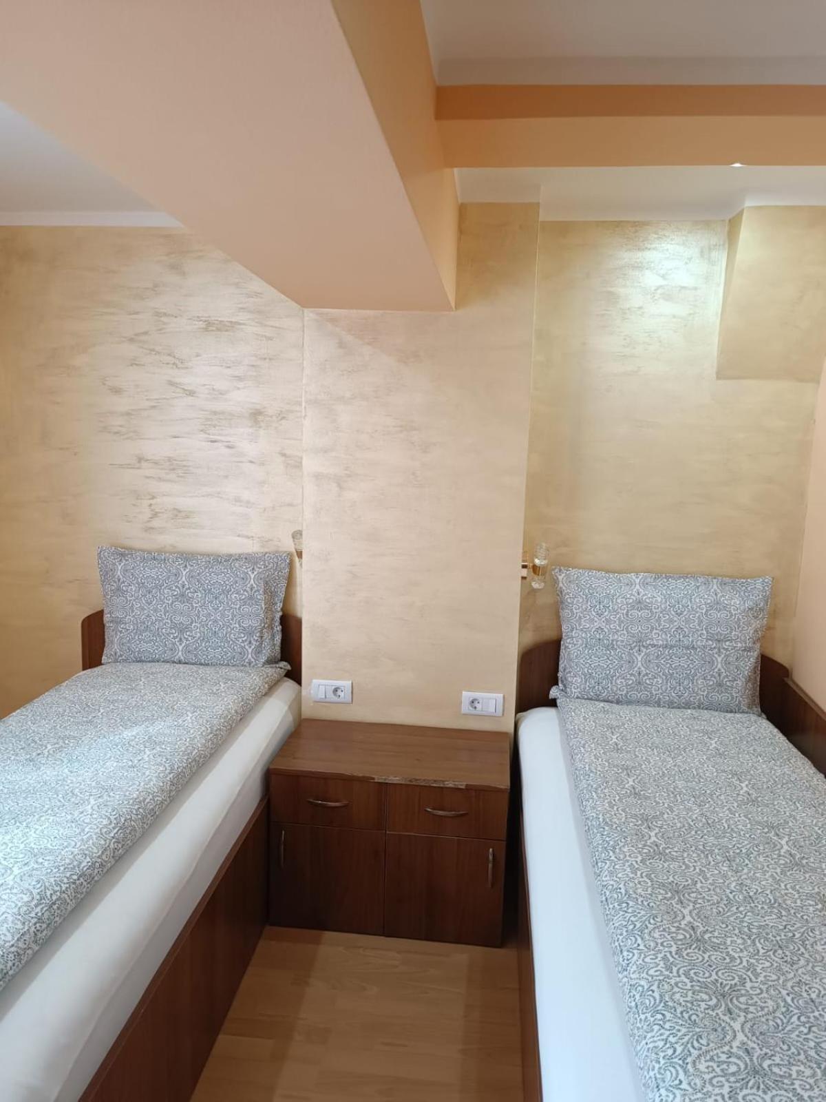 Casa Heidi Hotel Timisoara Phòng bức ảnh