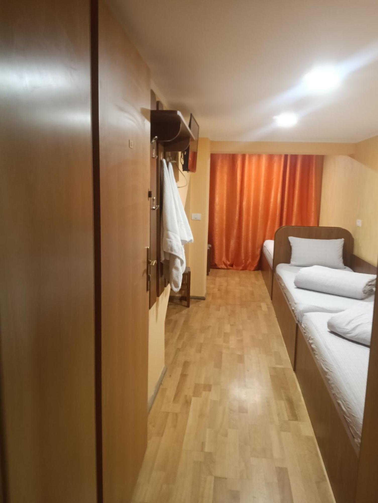 Casa Heidi Hotel Timisoara Phòng bức ảnh