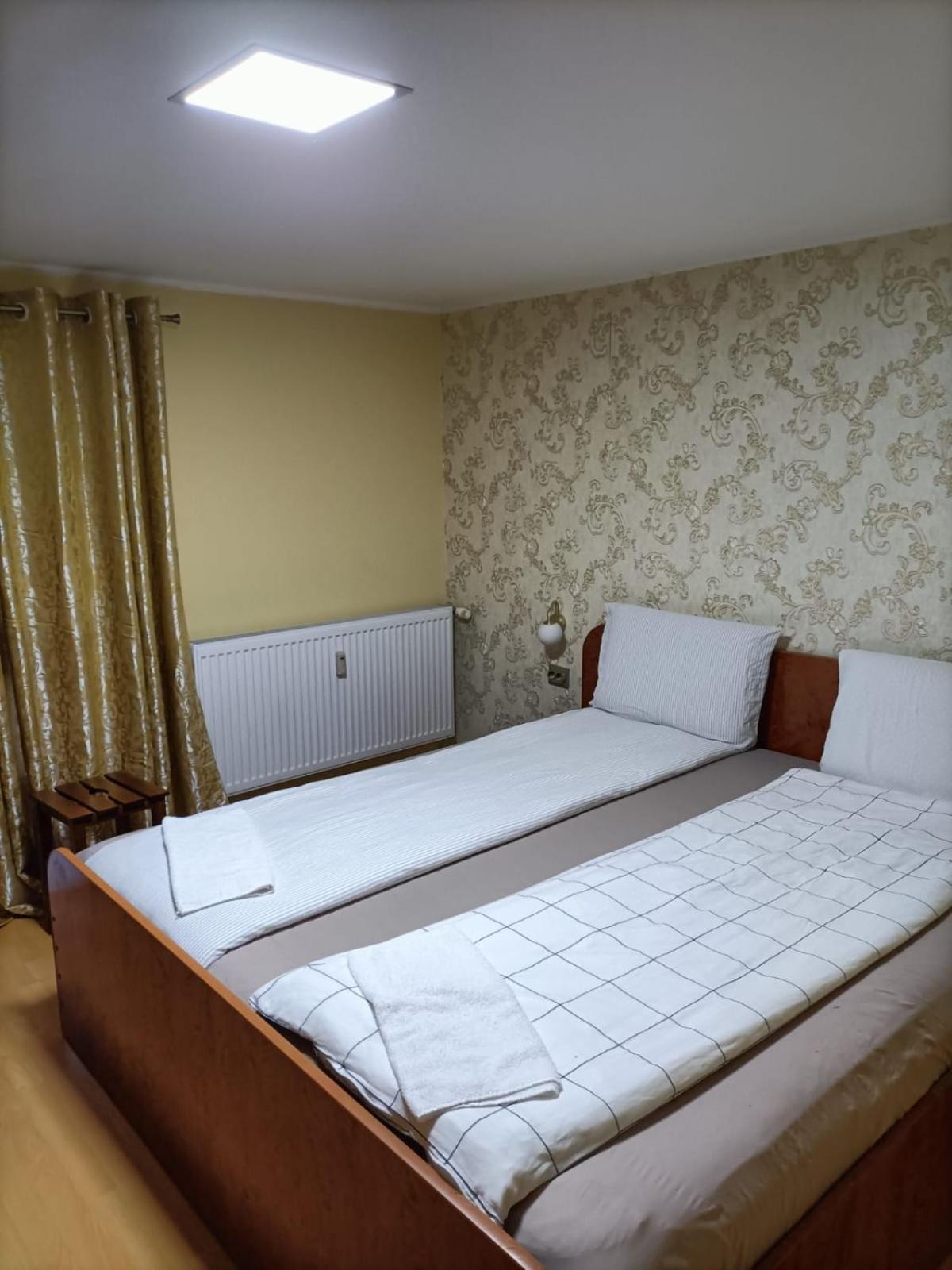 Casa Heidi Hotel Timisoara Phòng bức ảnh